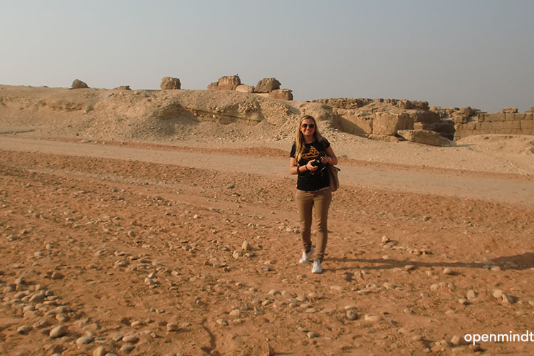 Egypt-Cairo-pyramide-desert