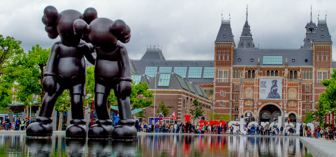 Amsterdam-kaws-art-iamsterdam