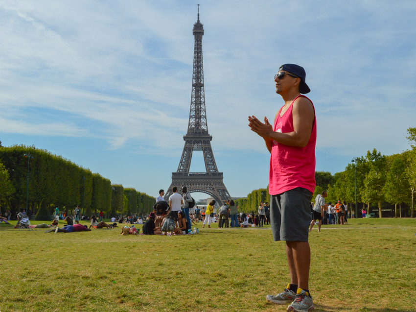 Park-Eiffel-Tower-Paris