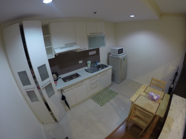 kitchen-airbnb-bangkok