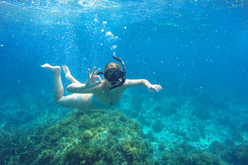 philippines-cacnipa-island-snorkeling