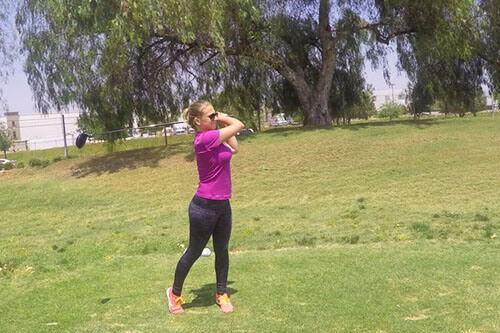 woman-golf-swing