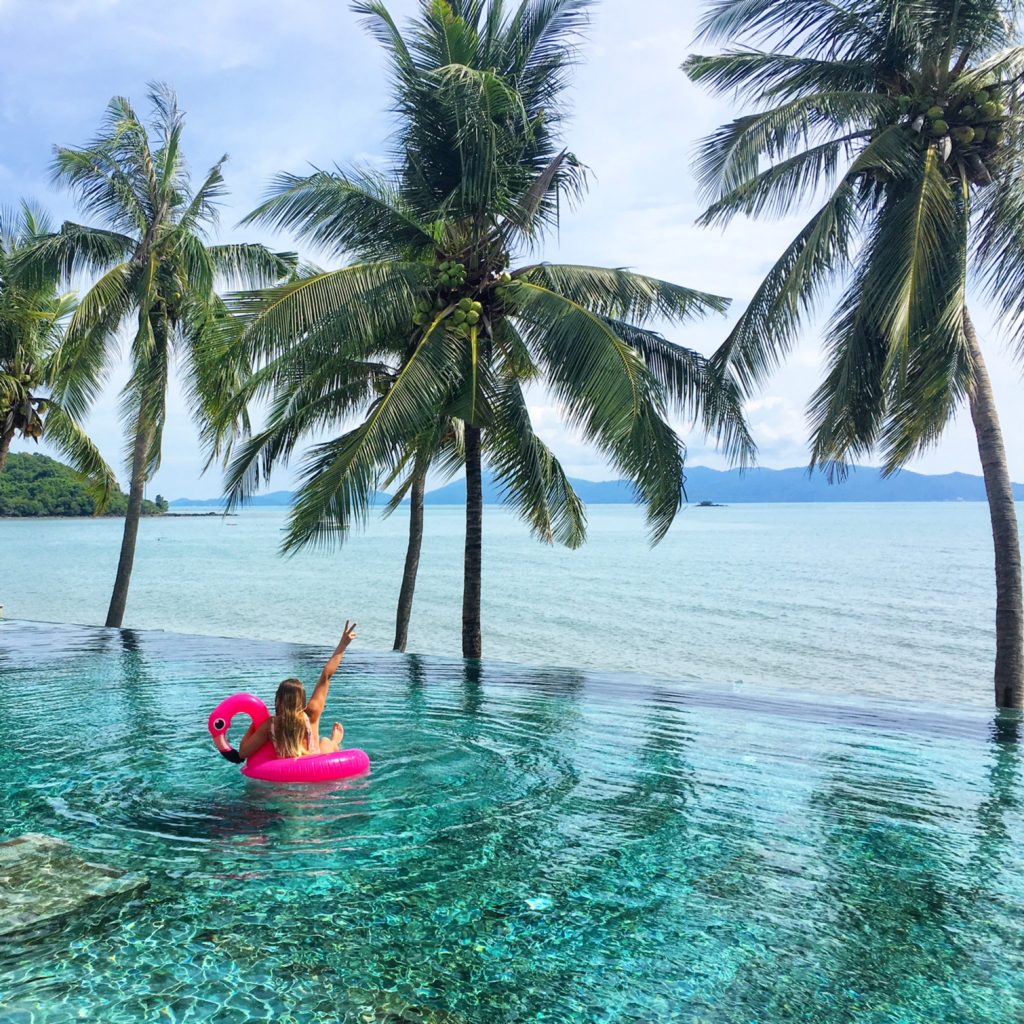 infinity-pool-celes-beachfront